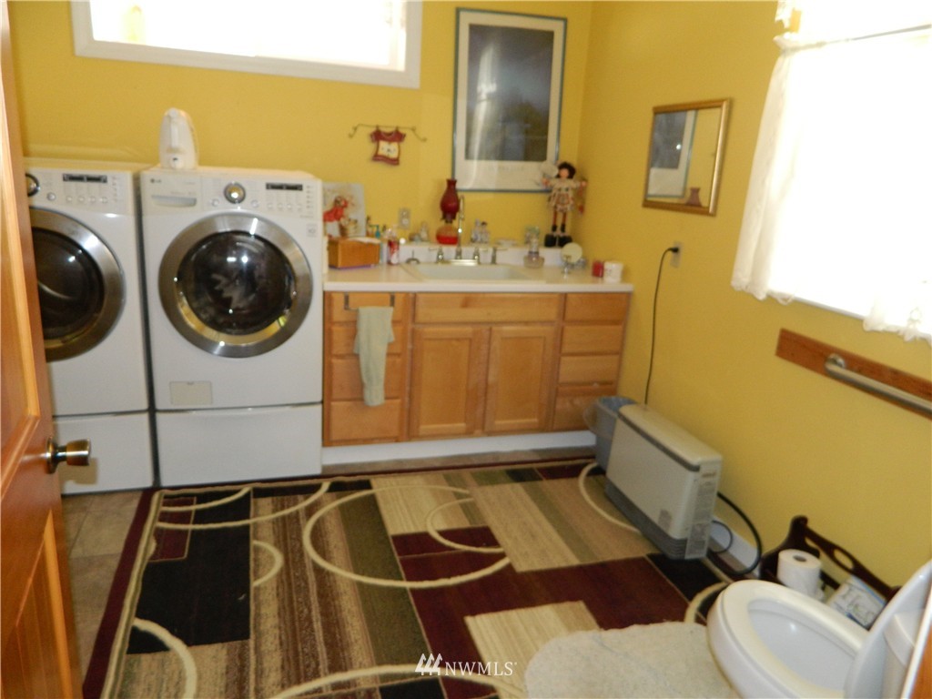 1043 Aeneas Valley Road Tonasket, WA 98855 - Photo 22 of 25 Gallery Image 22