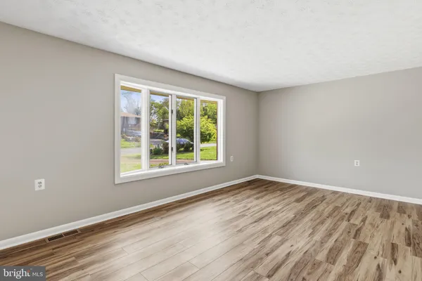 $2,600 | 638 Westwood Drive, Aberdeen, MD 21001