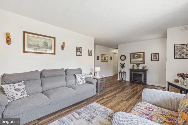 $2,600 | 638 Westwood Drive, Aberdeen, MD 21001