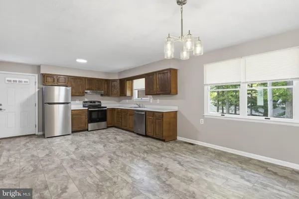 $2,600 | 638 Westwood Drive, Aberdeen, MD 21001