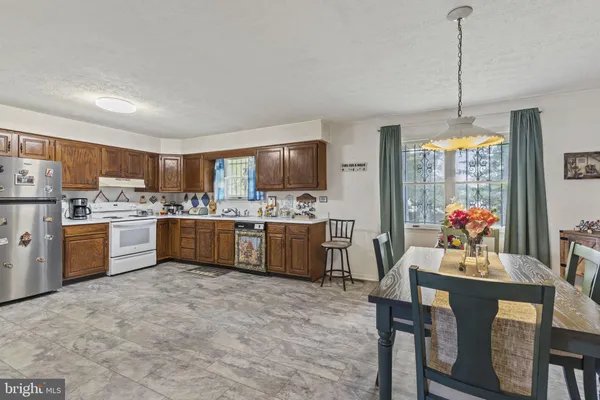$2,600 | 638 Westwood Drive, Aberdeen, MD 21001
