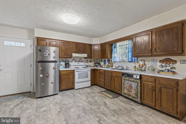 $2,600 | 638 Westwood Drive, Aberdeen, MD 21001