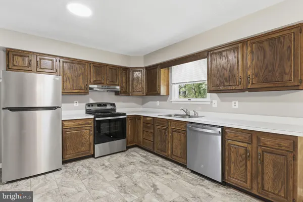 $2,600 | 638 Westwood Drive, Aberdeen, MD 21001
