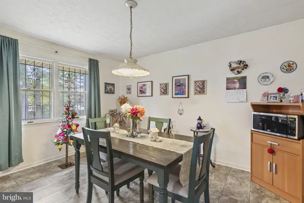 $2,600 | 638 Westwood Drive, Aberdeen, MD 21001