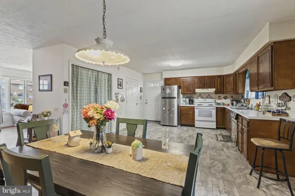 $2,600 | 638 Westwood Drive, Aberdeen, MD 21001