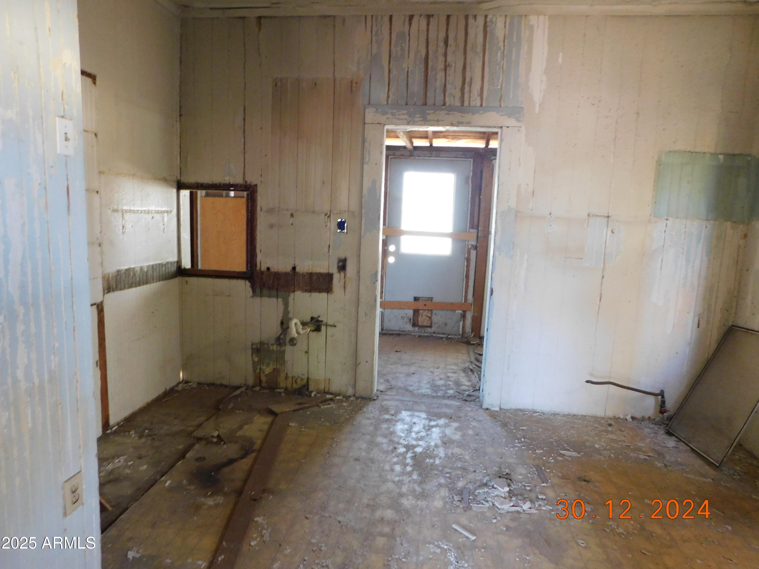 2206 North 11th Street Phoenix, AZ 85006 - Photo 8 of 10 a view of a storage & utility room