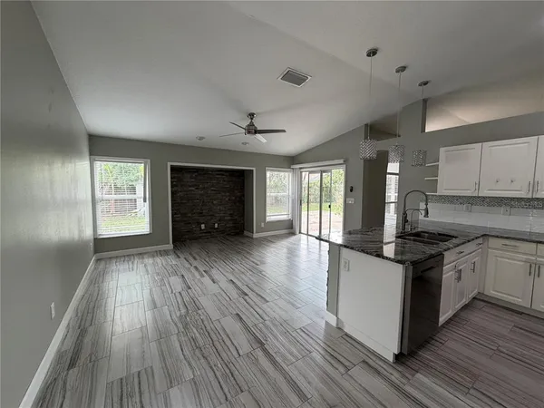 $2,800 | 1211 Dew Bloom Road, Brandon, FL 33511
