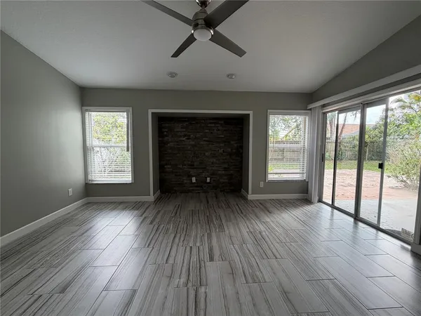 $2,800 | 1211 Dew Bloom Road, Brandon, FL 33511
