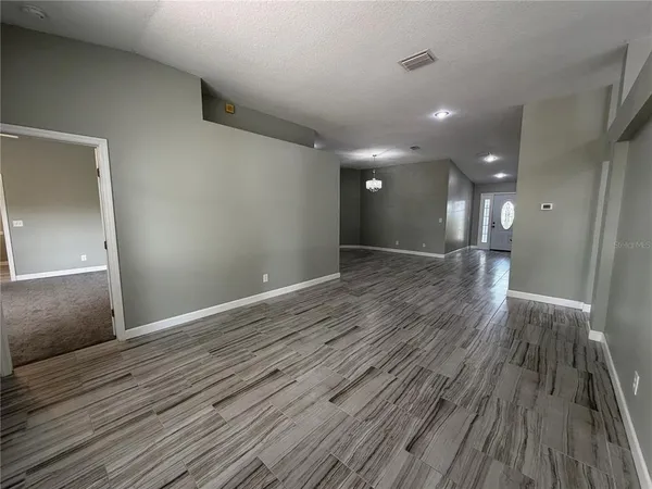 $2,800 | 1211 Dew Bloom Road, Brandon, FL 33511