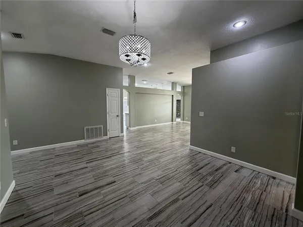 $2,800 | 1211 Dew Bloom Road, Brandon, FL 33511