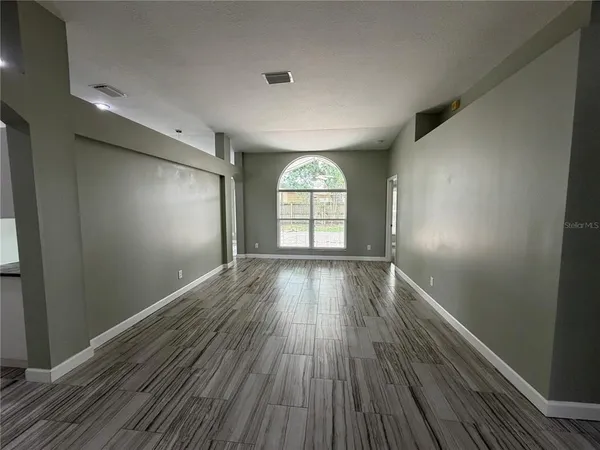 $2,800 | 1211 Dew Bloom Road, Brandon, FL 33511