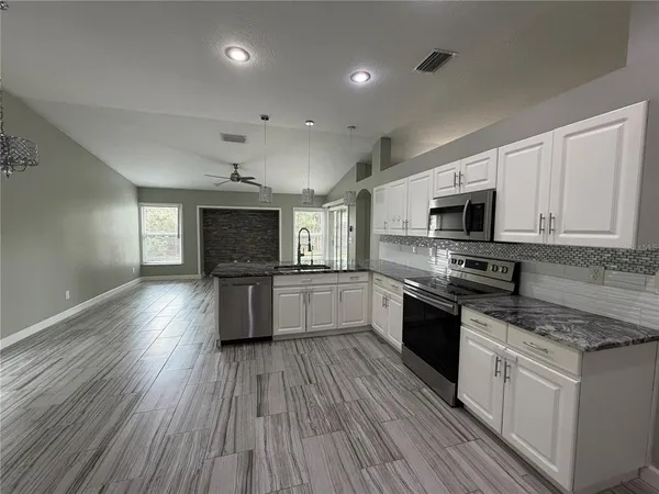 $2,800 | 1211 Dew Bloom Road, Brandon, FL 33511