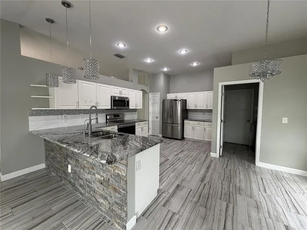 $2,800 | 1211 Dew Bloom Road, Brandon, FL 33511