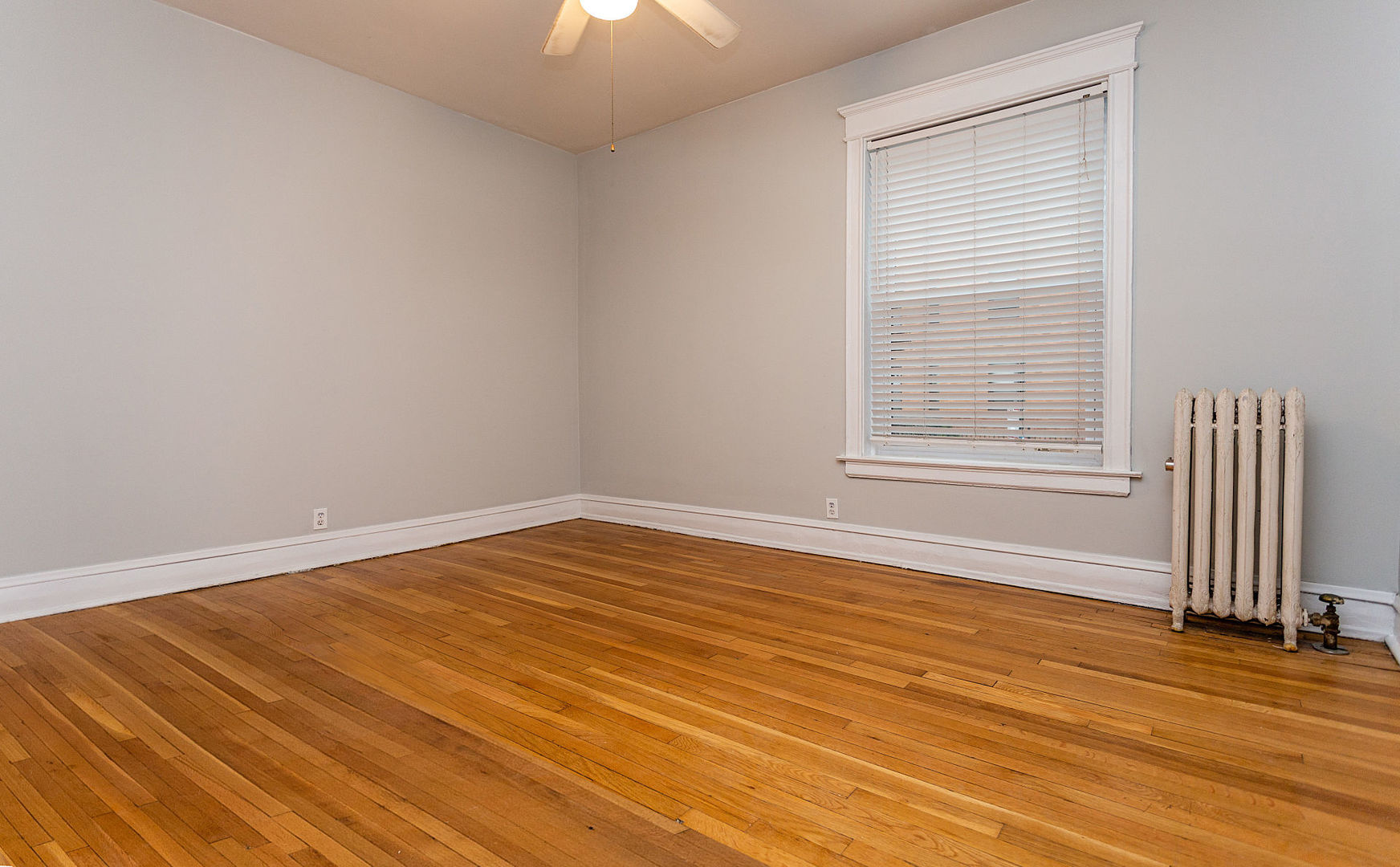 923 West Sheridan Road, Unit 1 Chicago, IL 60613 - Photo 15 of 18