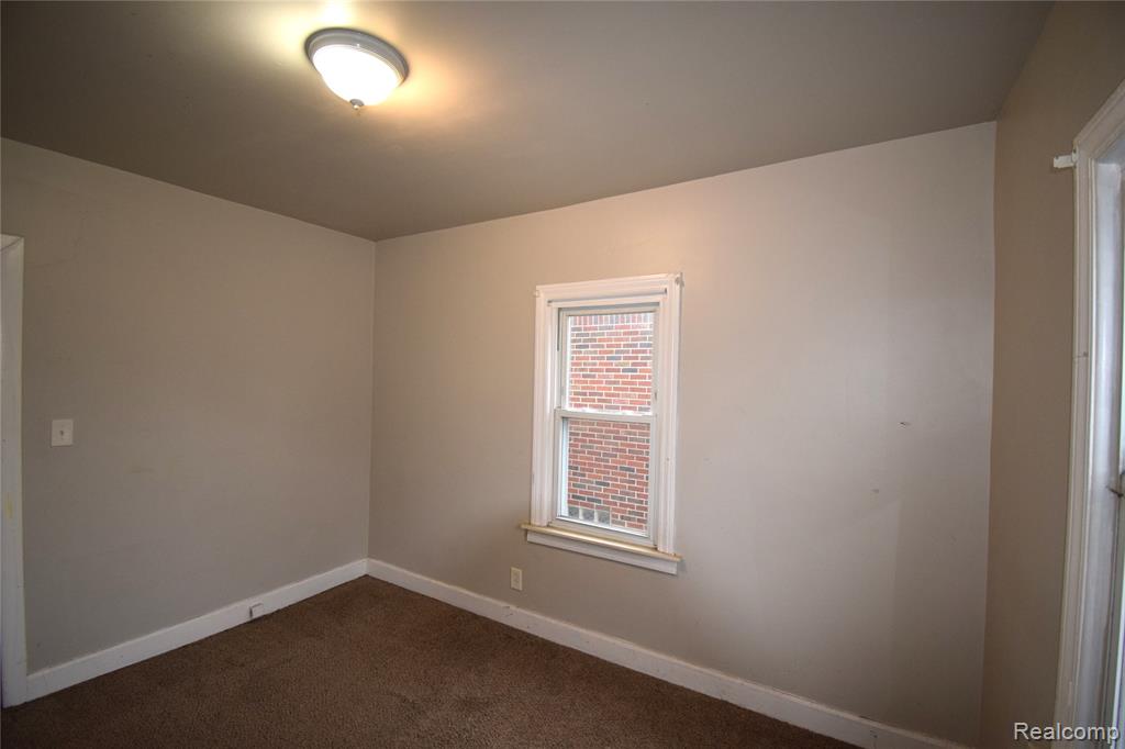 17840 Martin Road Roseville, MI 48066 - Photo 7 of 14