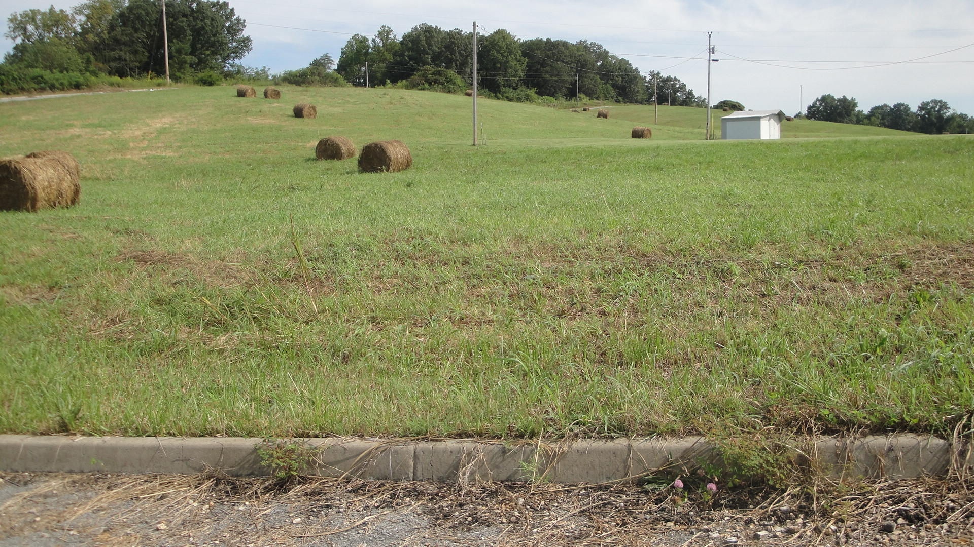 27 Perkey Road Tazewell, TN 37879 - Photo 2 of 3 DSC01133