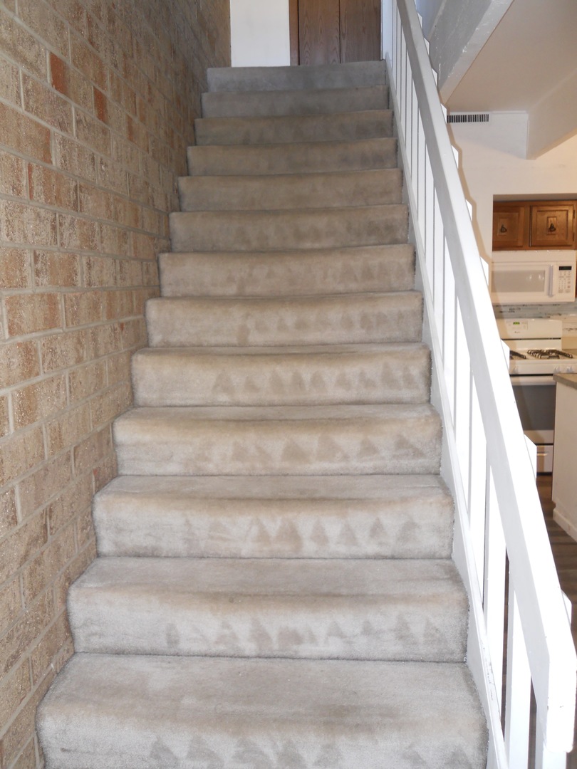 508 Kenneth Circle Elgin, IL 60120 - Photo 8 of 19 a view of entryway