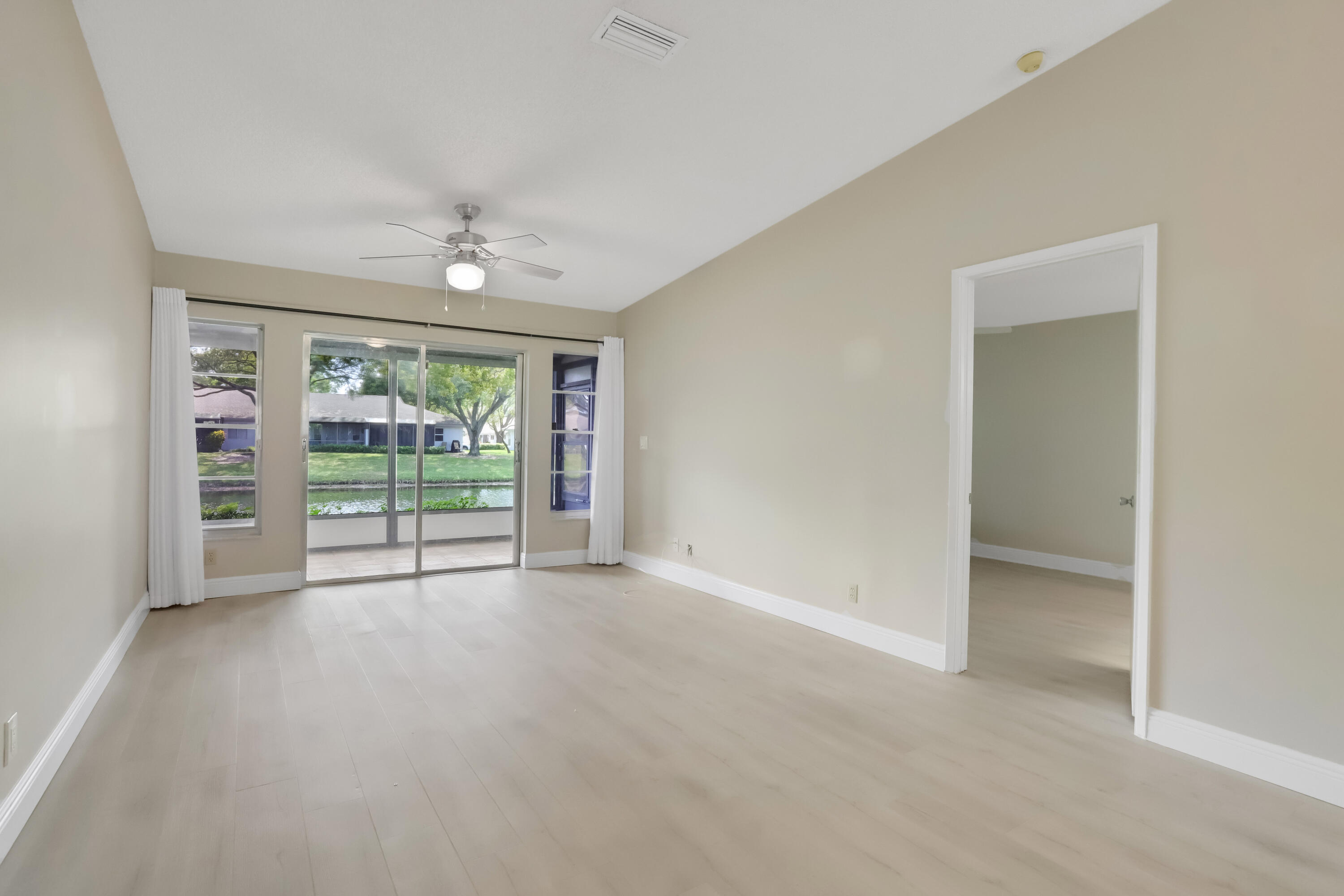 8910 Meadowlark Way, Unit 114 Boca Raton, FL 33496 - Photo 7 of 21 Family Room