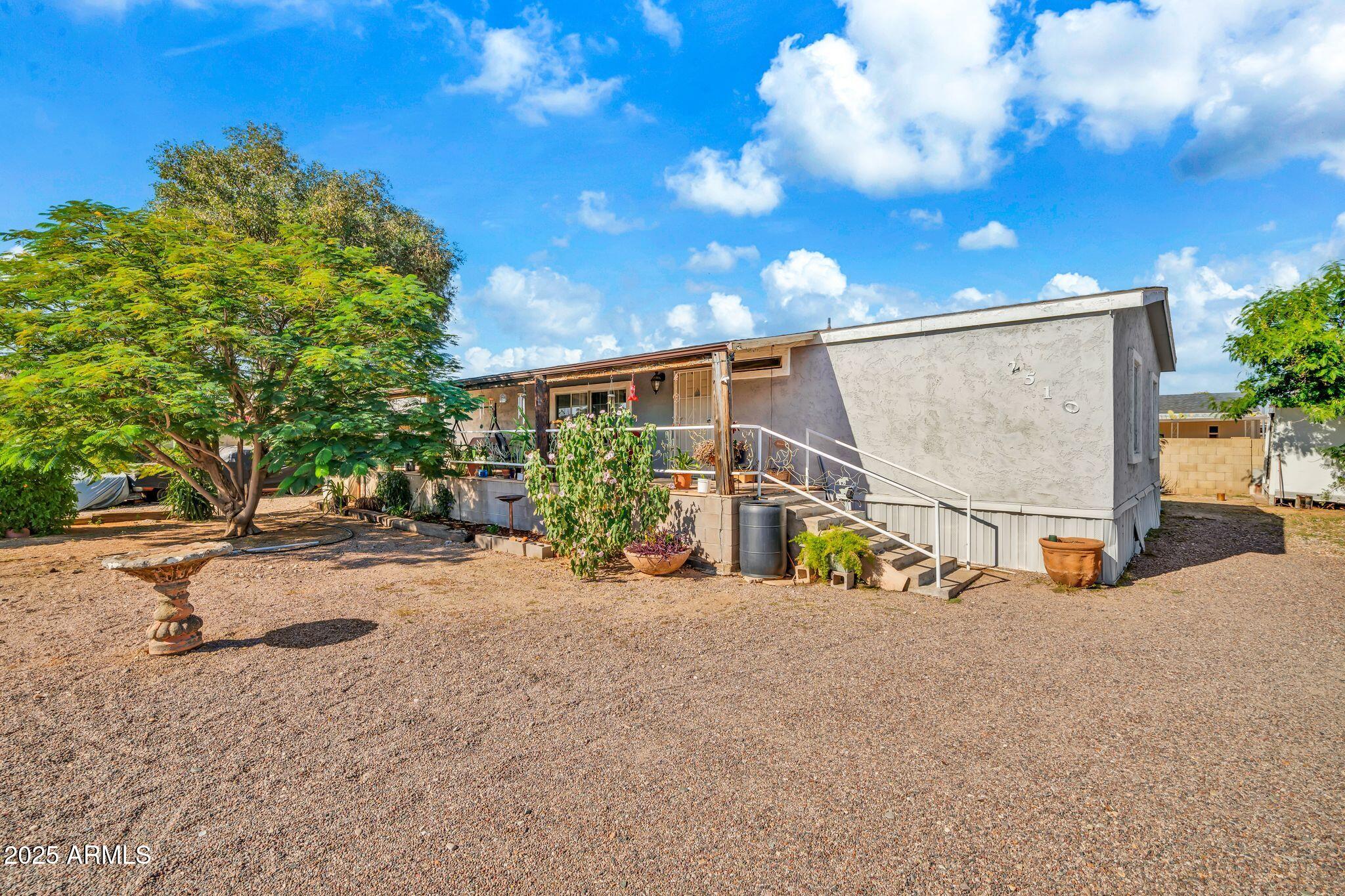 2510 East Utopia Road Phoenix, AZ 85050 - Photo 2 of 31 a view of a basket ball ground