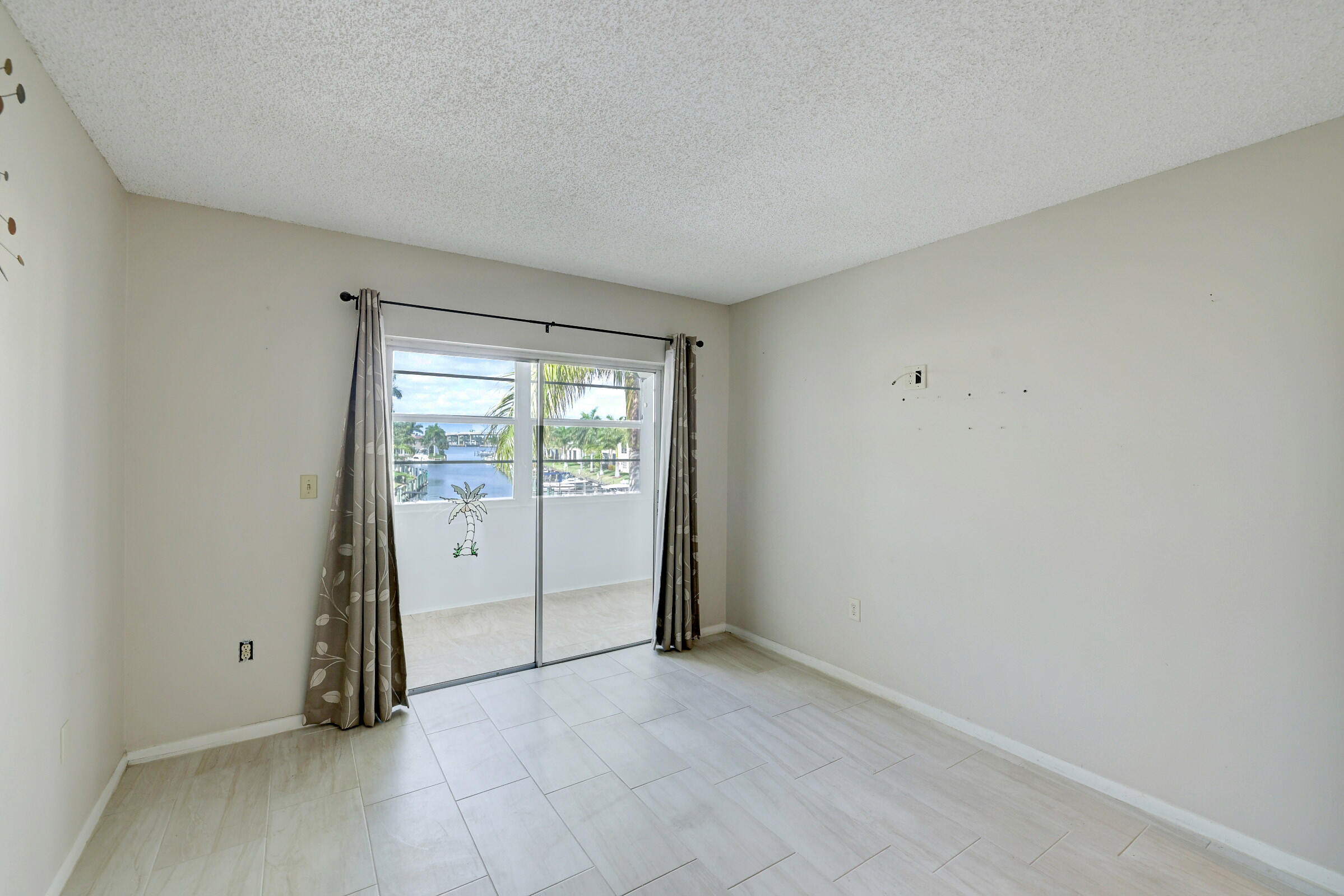 2600 South Kanner Highway, Unit R8 Stuart, FL 34994 - Photo 13 of 35 master bedroom