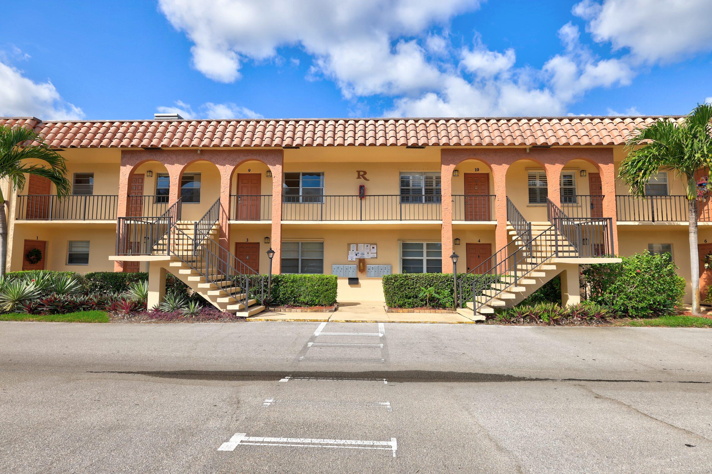 2600 South Kanner Highway, Unit R8 Stuart, FL 34994 - Photo 2 of 35 r-8
