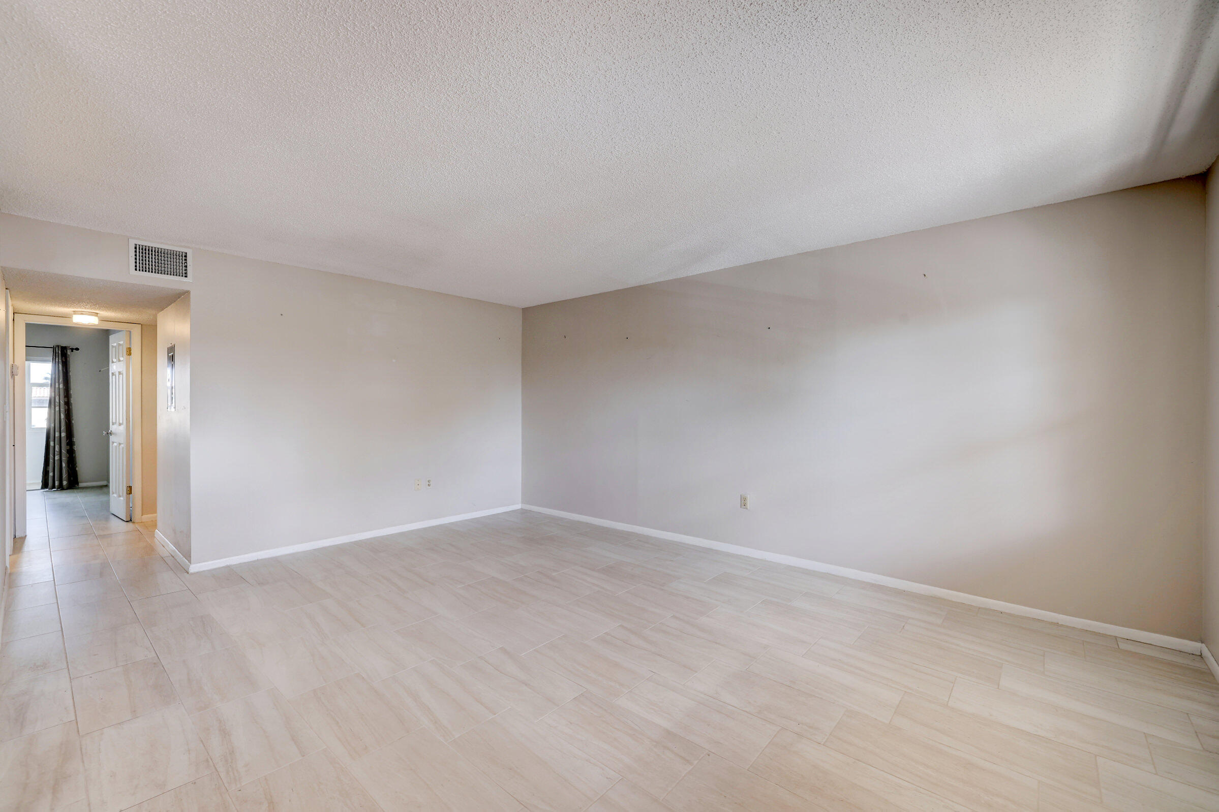 2600 South Kanner Highway, Unit R8 Stuart, FL 34994 - Photo 6 of 35 Living area