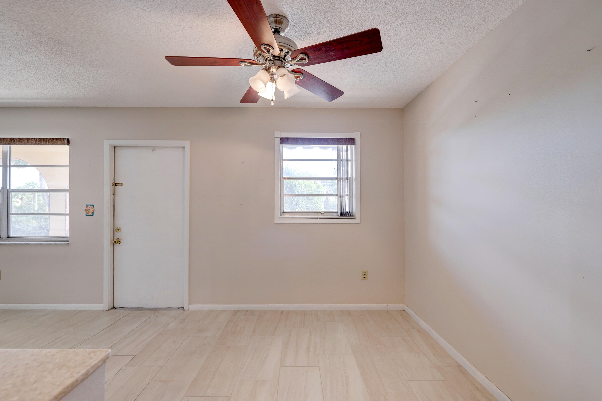 2600 South Kanner Highway, Unit R8 Stuart, FL 34994 - Photo 8 of 35 Dining Area