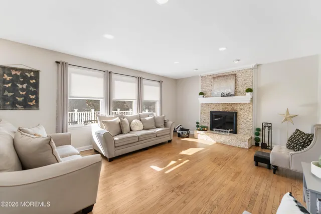 $1,300,000 | 8 Tamar Court, Manalapan, NJ 07726