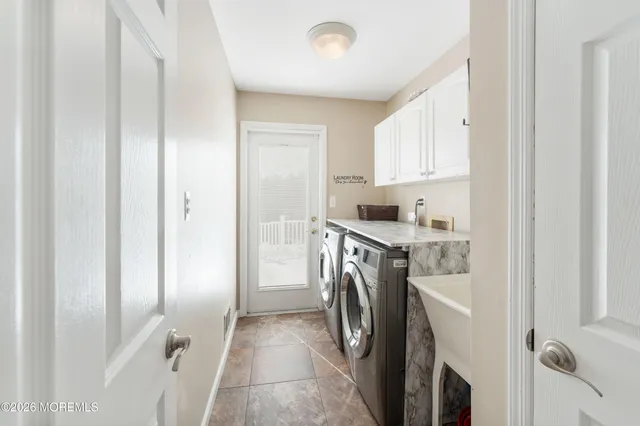 $1,300,000 | 8 Tamar Court, Manalapan, NJ 07726