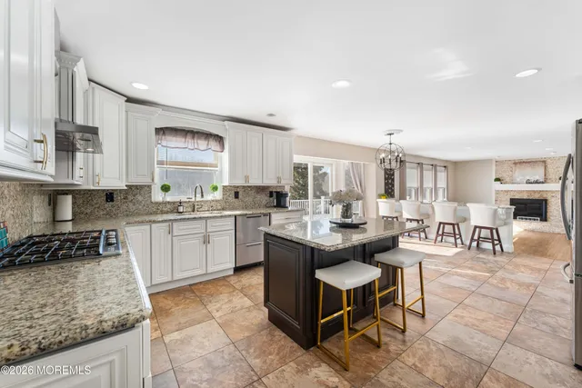 $1,300,000 | 8 Tamar Court, Manalapan, NJ 07726