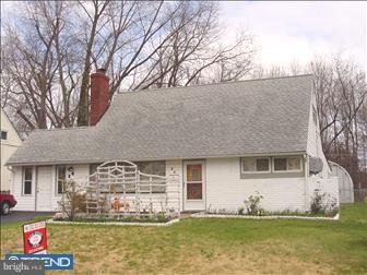 24 Islet Road Levittown, PA 19057 - Photo 1 of 6 Exterior Front