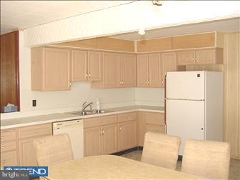 24 Islet Road Levittown, PA 19057 - Photo 4 of 6 Kitchen