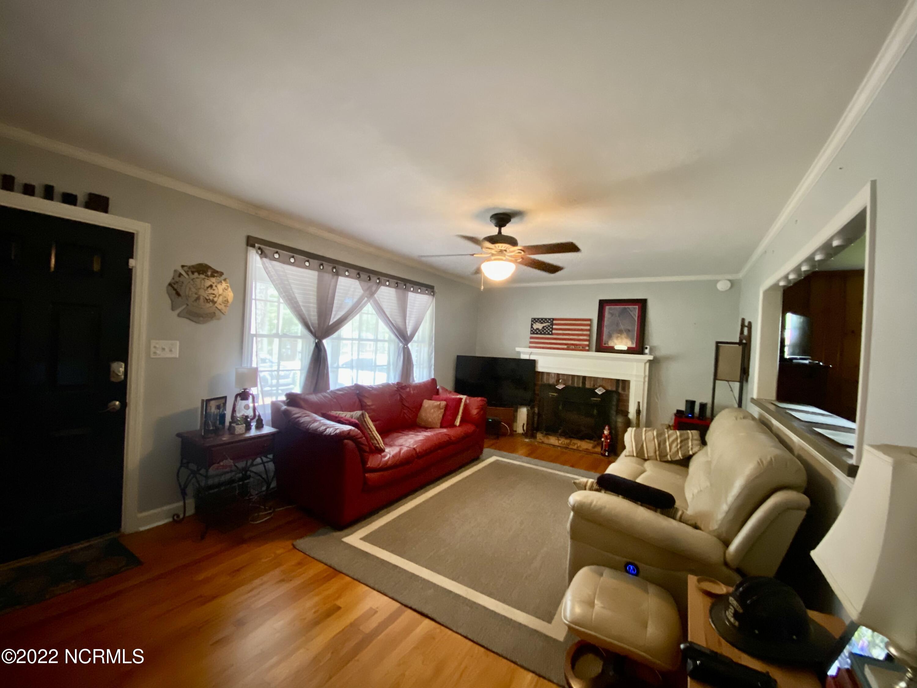 1605 Summit Drive Rockingham, NC 28379 - Photo 3 of 16 A0563330-C278-46E8-9303-A485F4846983