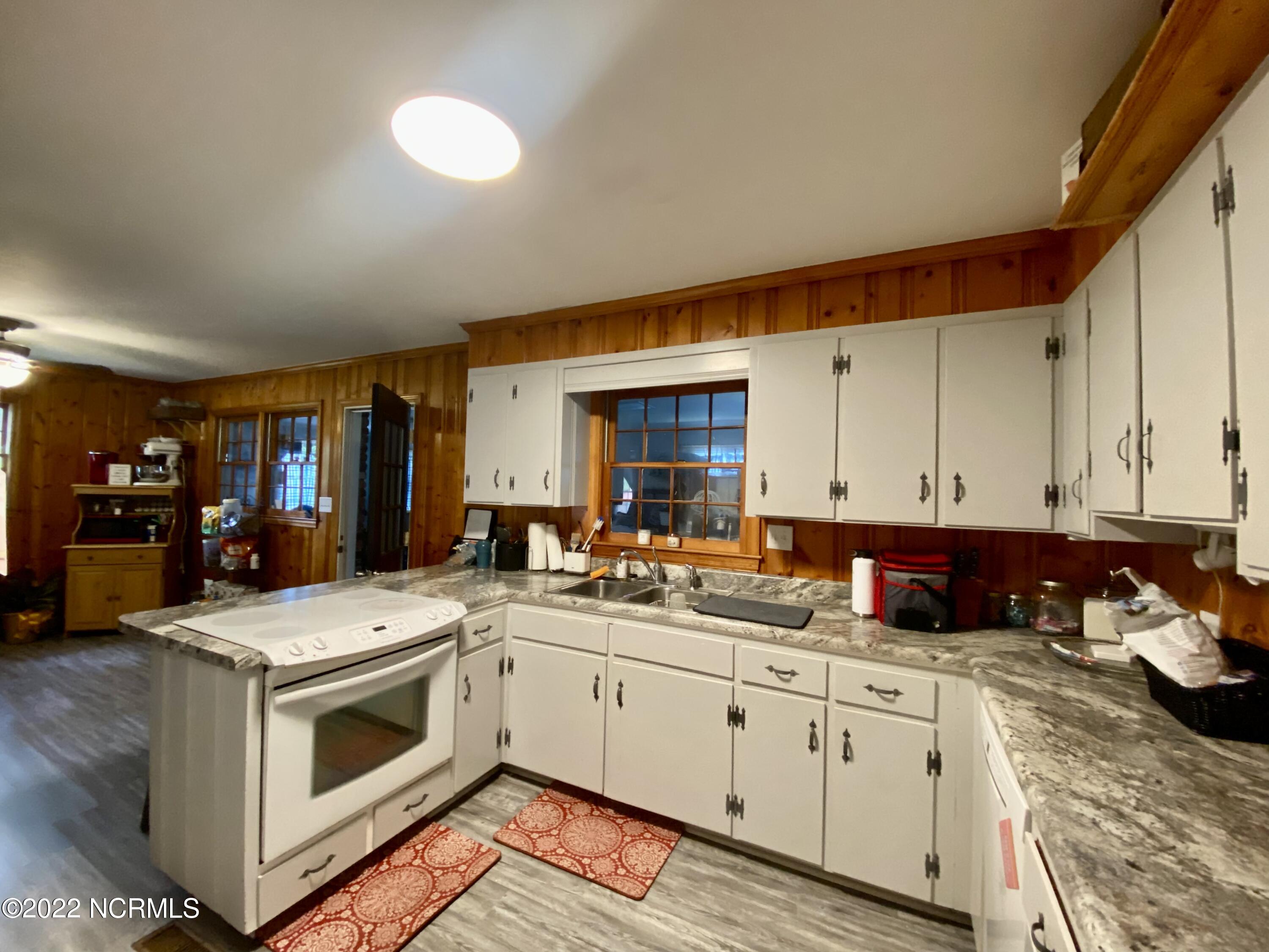 1605 Summit Drive Rockingham, NC 28379 - Photo 4 of 16 061DC35E-F6D2-4F81-90C8-B4E8C7535B78