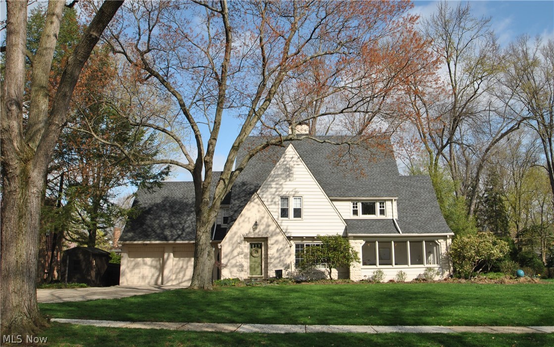 2881 Bellaire Road Silver Lake, OH 44224 - Photo 1 of 29 A rare find in beautiful Silver Lake Estates. Combining timeless elegance with modern updates, this 4 bedroom, 3 1/2 bath gem is a pleasure to see.
