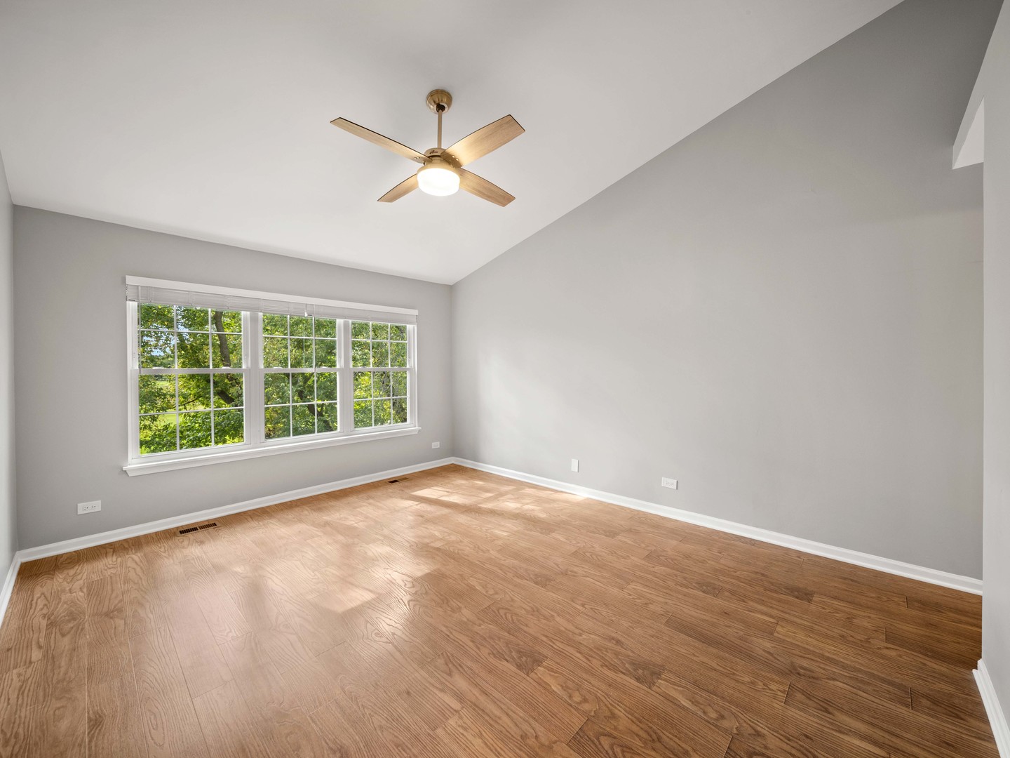 872 Old Checker Road Buffalo Grove, IL 60089 - Photo 15 of 32 Gallery Image 15
