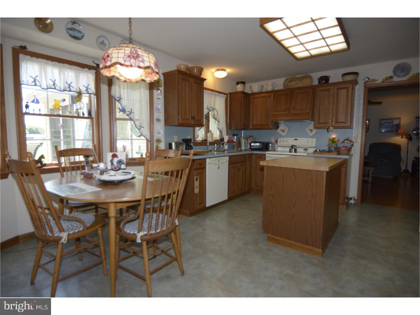 7 North Arthur Drive Sinking Spring, PA 19608 - Photo 9 of 23 Kitchen