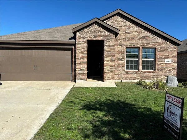 $2,350 | 1001 Euston Street, Denton, TX 76207