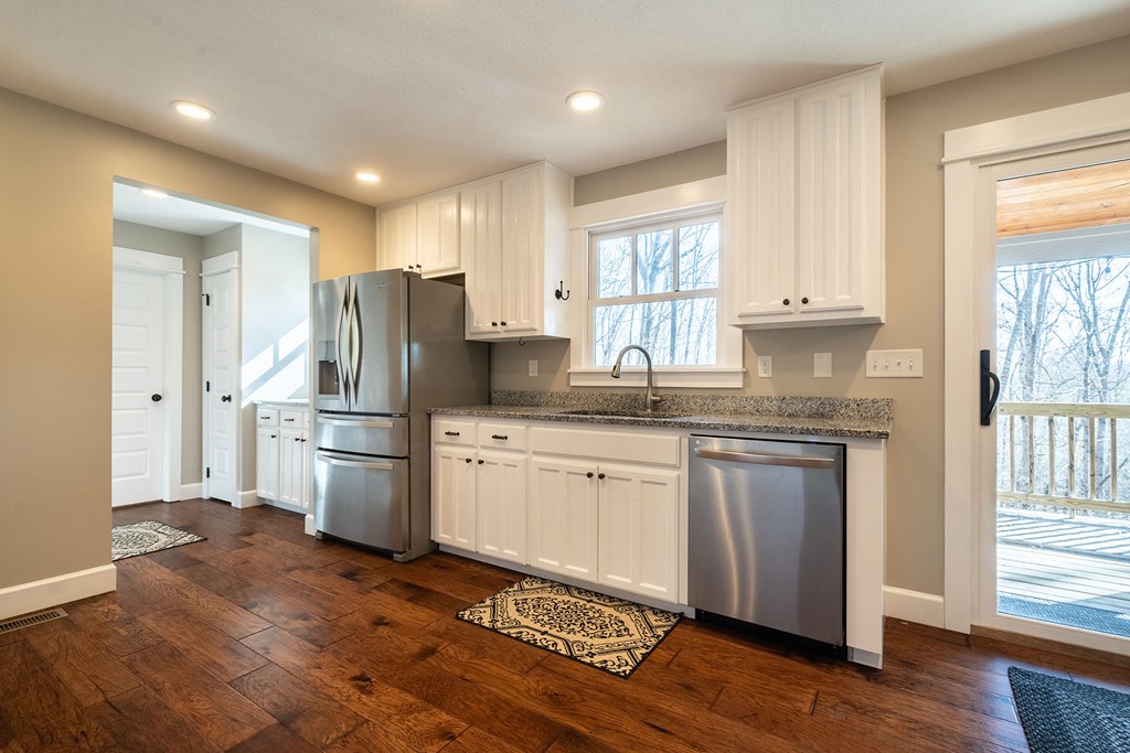 665 Davis Road Blue Ridge, GA 30513 - Photo 11 of 34
