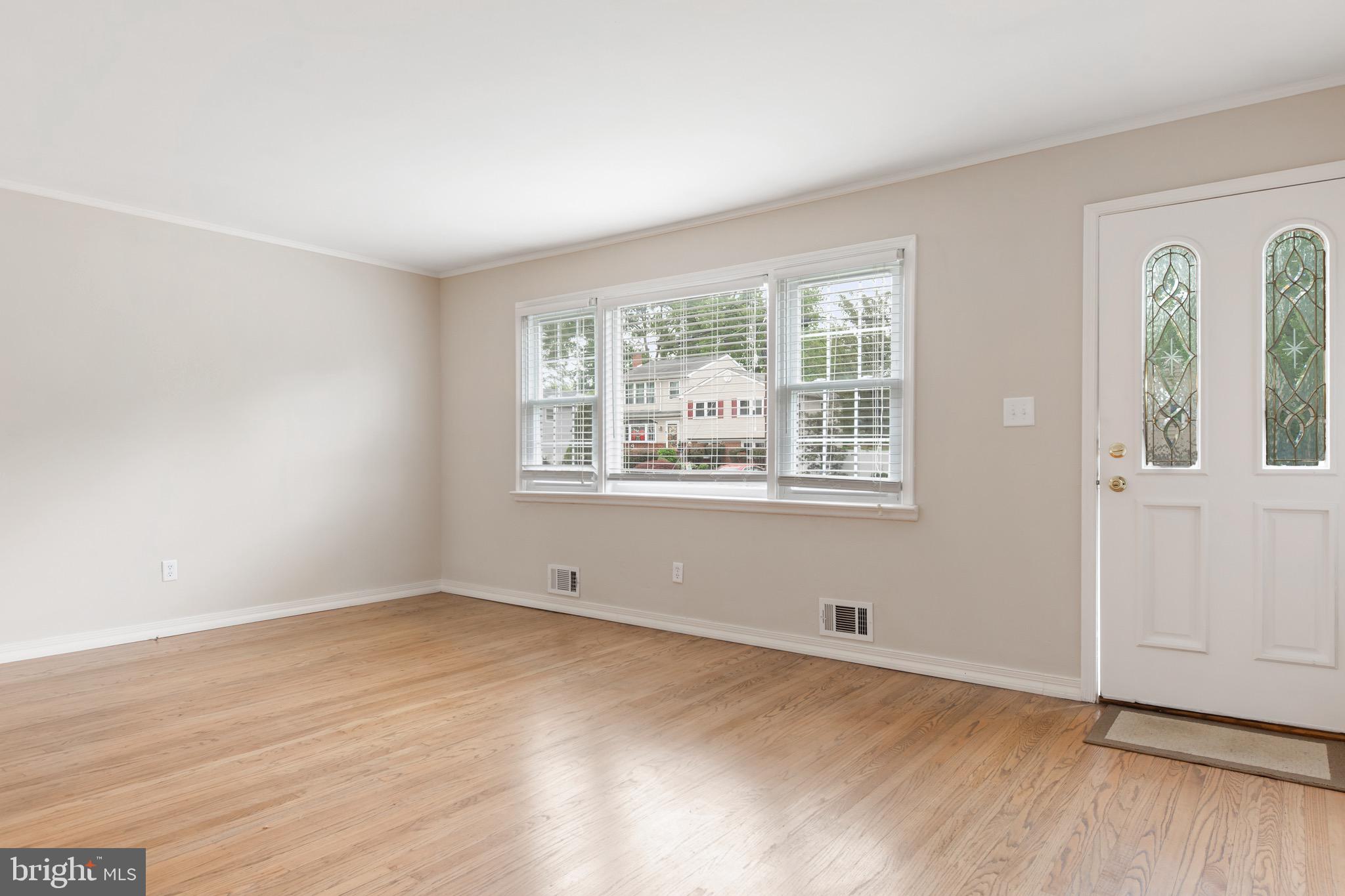 123 McIntosh Road Cherry Hill, NJ 08003 - Photo 4 of 29 Gallery Image 4
