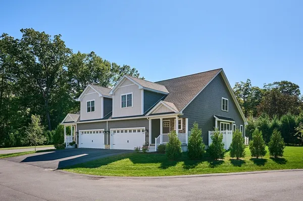 $689,000 | 3 Conrad Circle, Unit 3, Holden, MA 01520