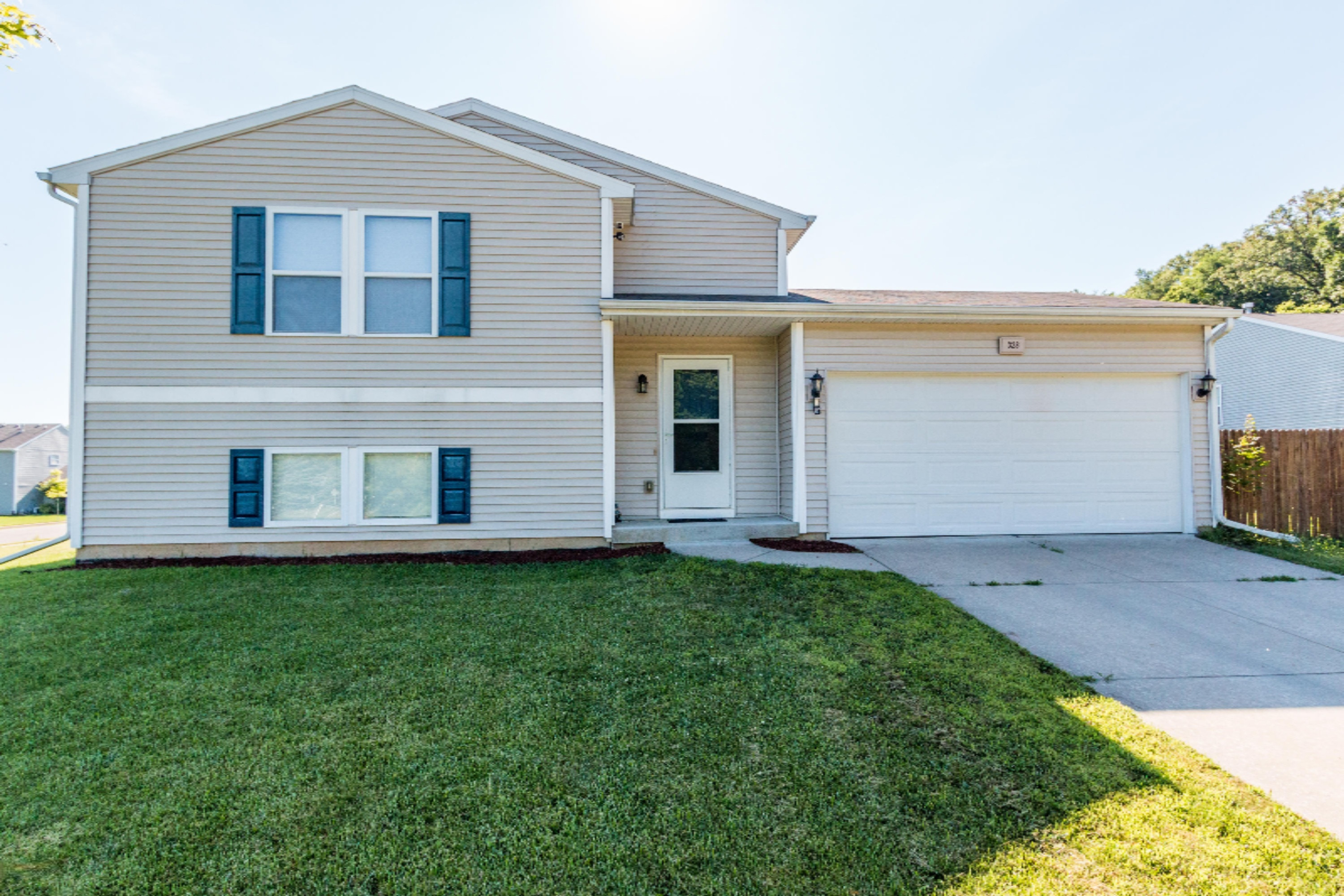 328 Catera Court Springfield, MI 49037 - Photo 1 of 23 328 Catera Court