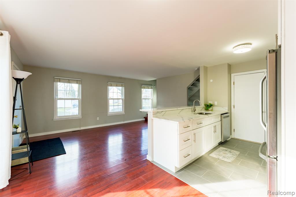 264 1st Street Rochester, MI 48307 - Photo 7 of 21 Gallery Image 7