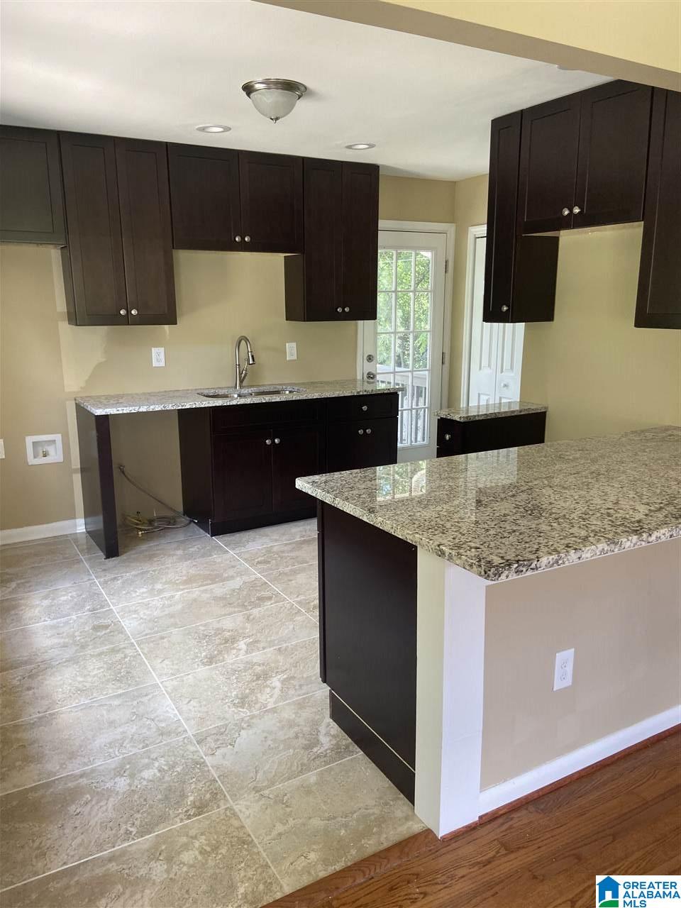 448 Raleigh Avenue Birmingham, AL 35209 - Photo 6 of 36