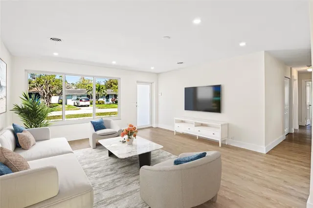 $785,000 | 1104 Southeast 7th Street, Deerfield Beach, FL 33441