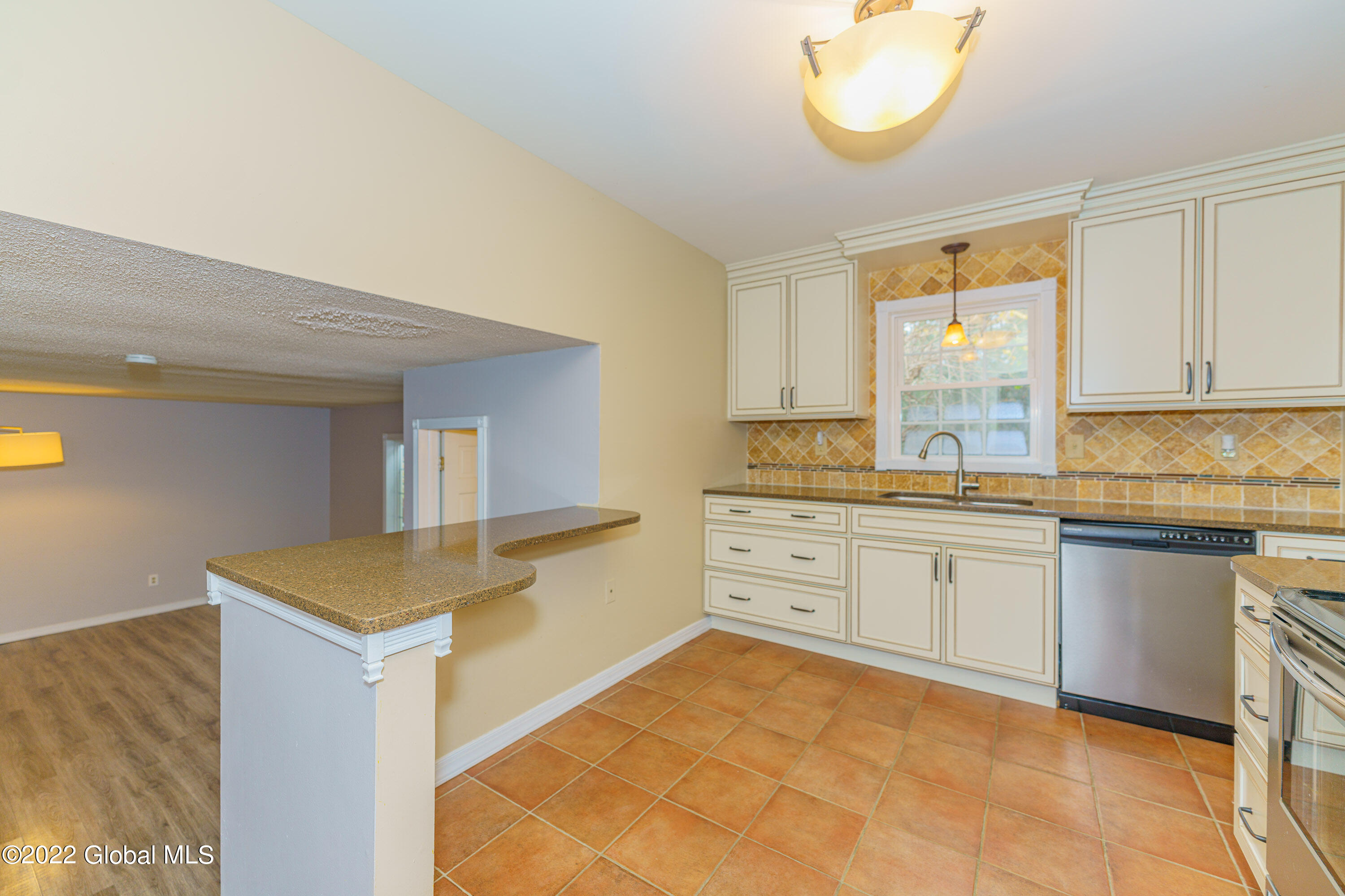 15 Rum Cherry Road Malta, NY 12020 - Photo 11 of 52 3 Kitchen 2