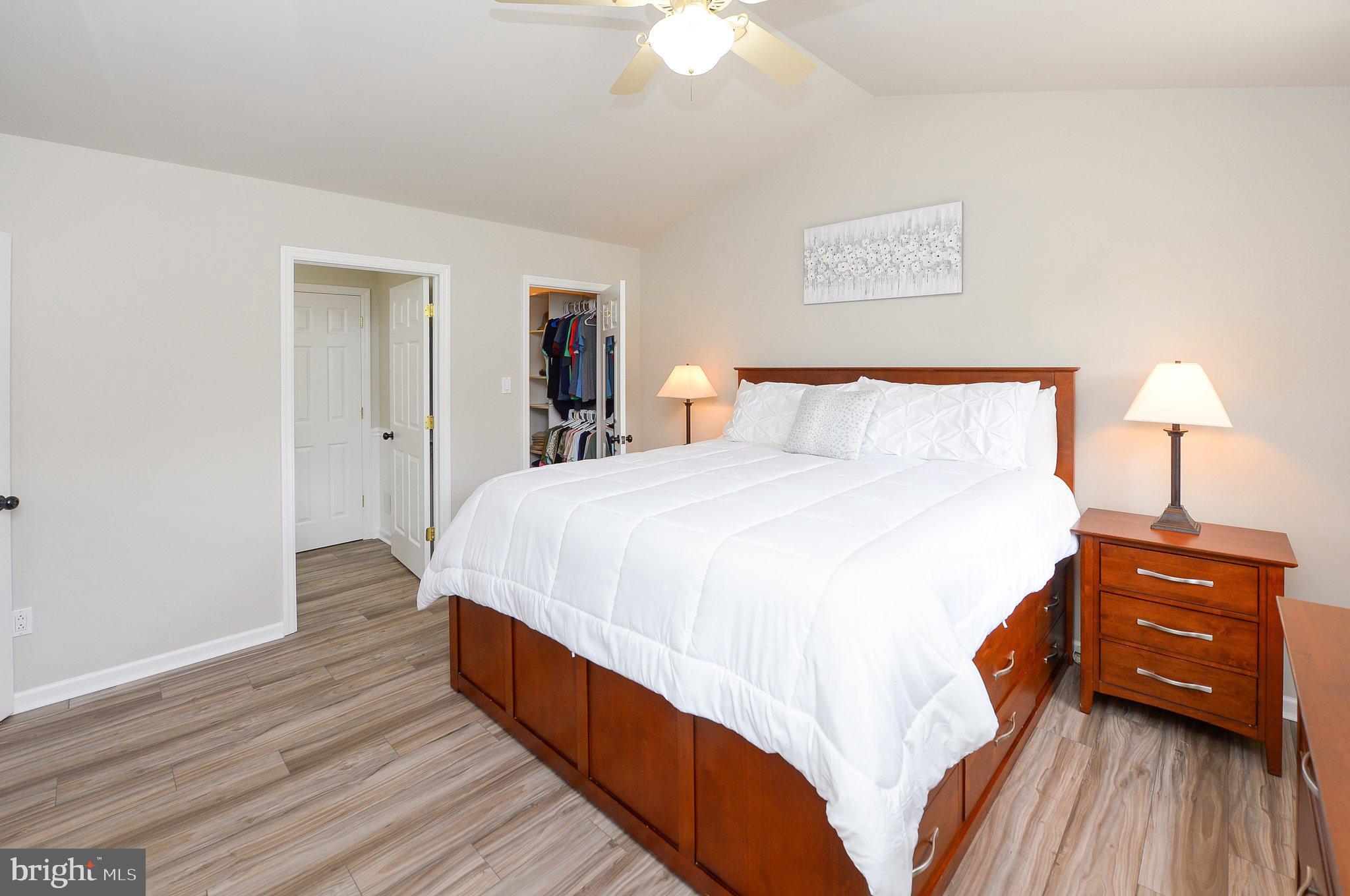 40 Red Leaf Road Moorestown, NJ 08057 - Photo 11 of 32 Cathedral ceiling to open up further