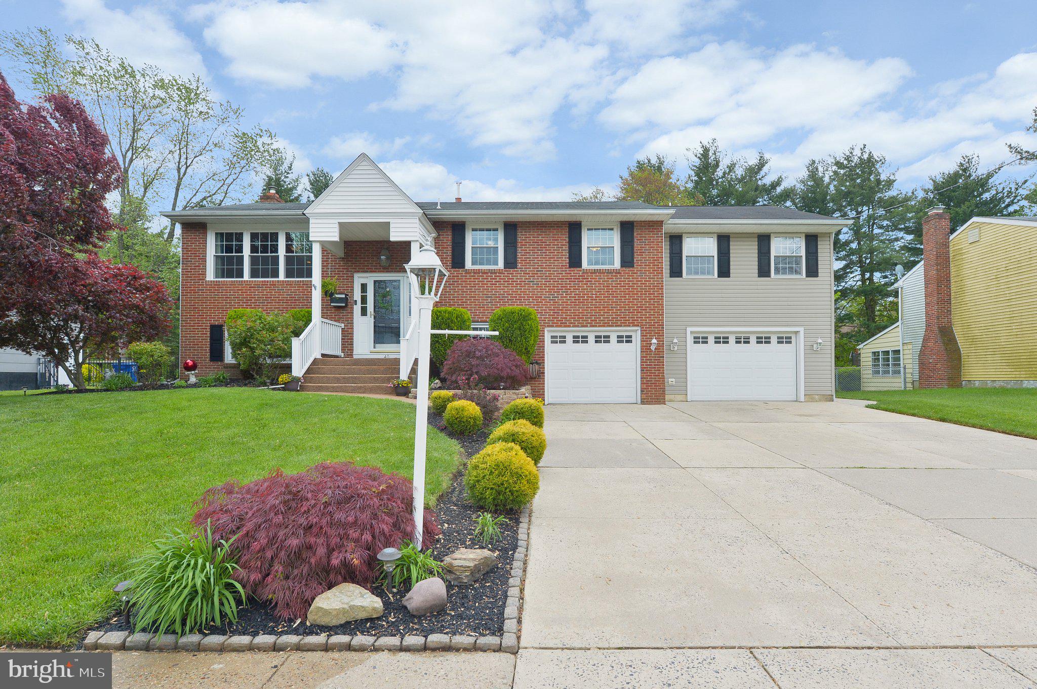 40 Red Leaf Road Moorestown, NJ 08057 - Photo 2 of 32 Beautifully Landscapted