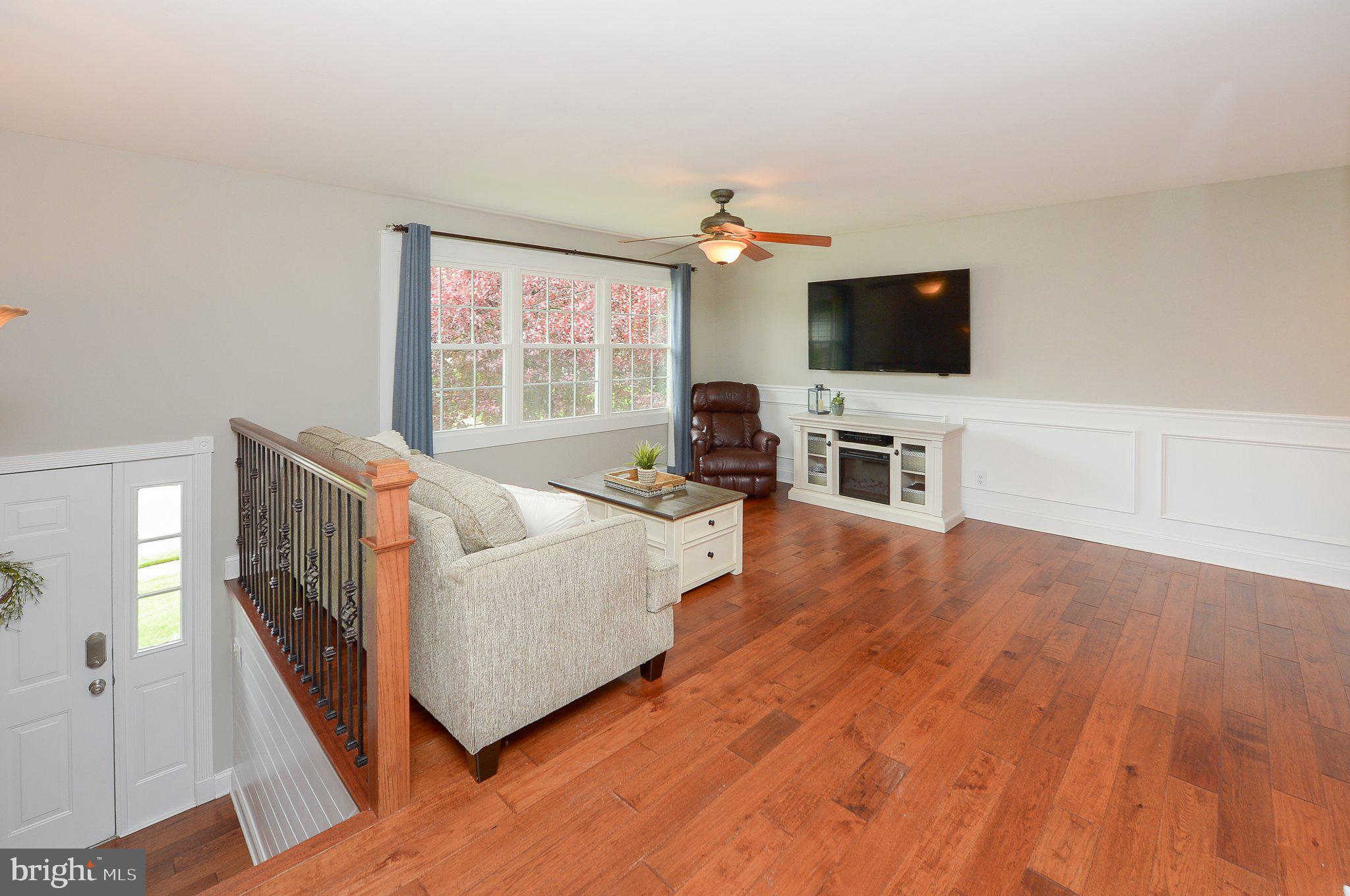 40 Red Leaf Road Moorestown, NJ 08057 - Photo 7 of 32 Open Living Area