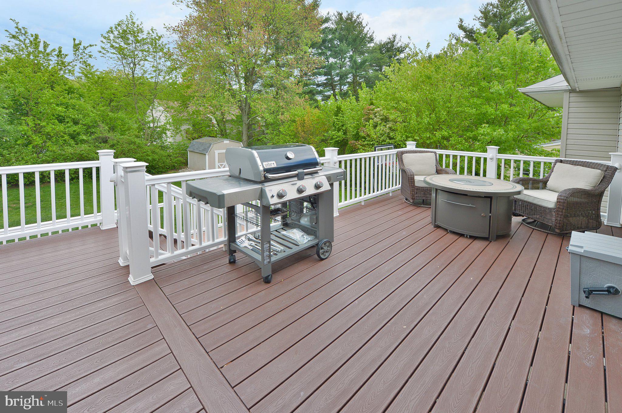 40 Red Leaf Road Moorestown, NJ 08057 - Photo 8 of 32 Room for firepit and much more